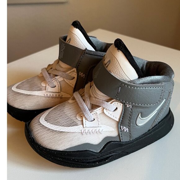 Nike Hightops Size 5c - Picture 2 of 6